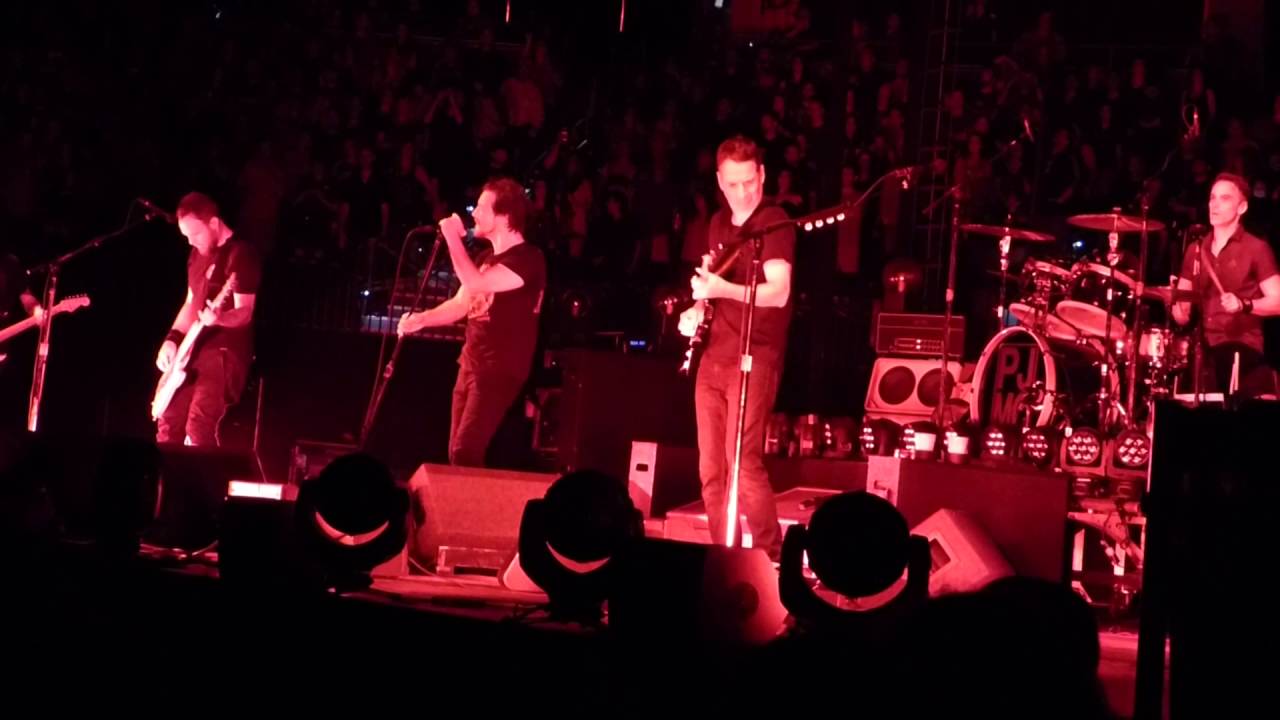 Pearl Jam - Blood - Tampa (April 11, 2016)