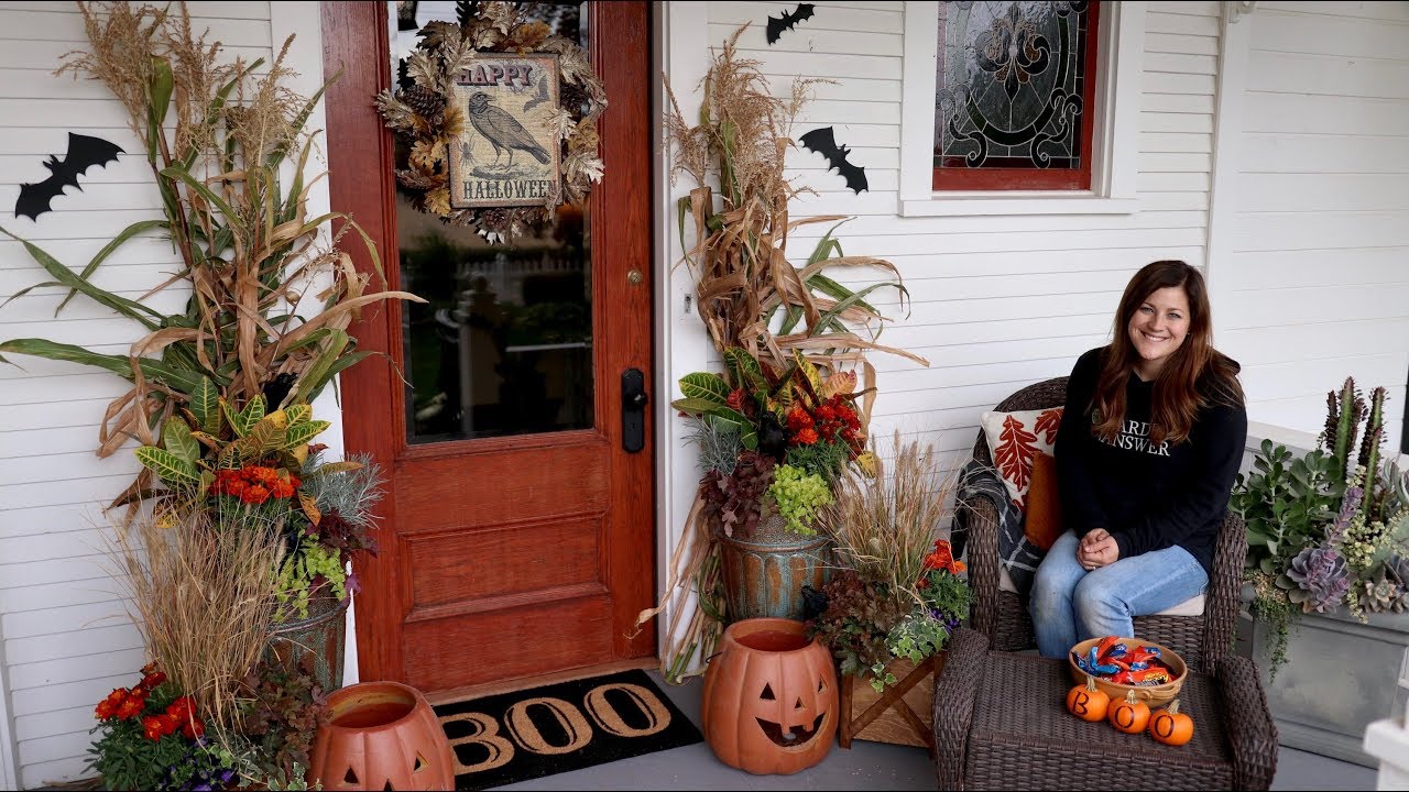 Decorating our front porch for Fall/Halloween! 🎃👻// Garden Answer