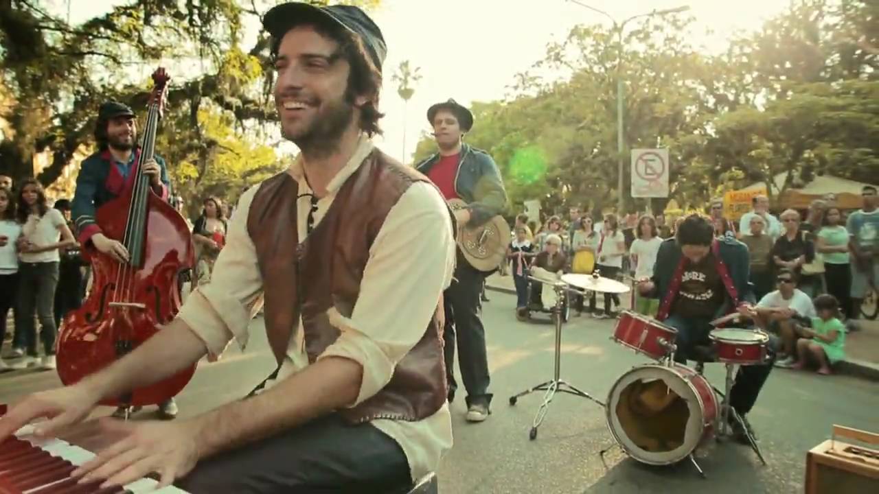 Pata de Elefante - Um olho no fósforo, outro na fagulha