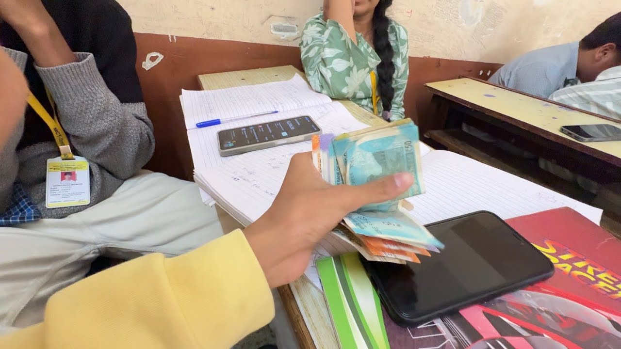 Paisa he paisa ❤️‍🔥.. 🥴 🤏🏻aaise mu vale ladki hamarey class main haii 