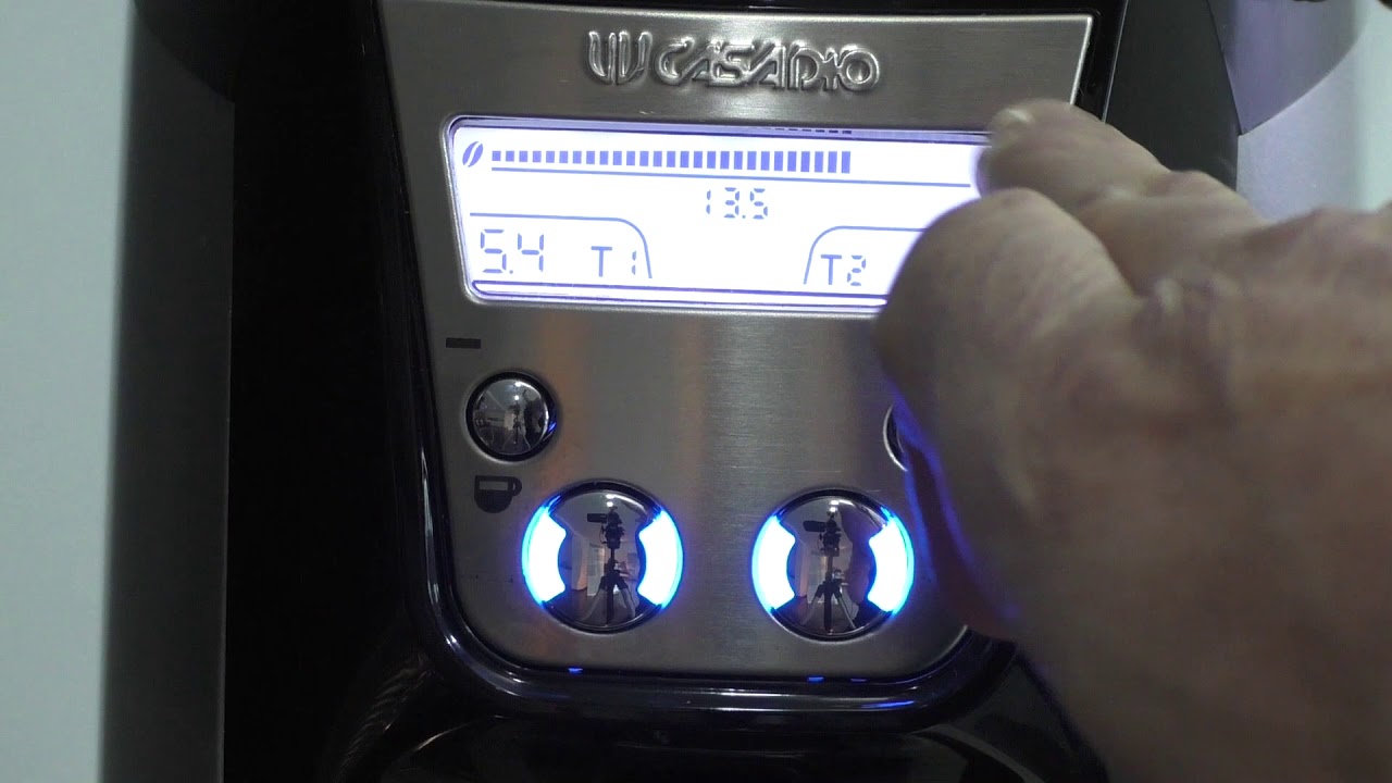 Using and programming the Casadio Enea On demand coffee bean grinder