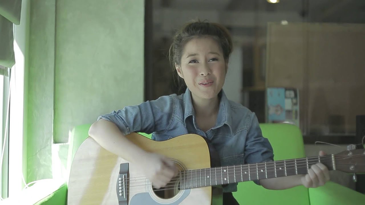 เธอเป็นใคร cover by porlor polaroid - ตุ๊กตา จมาพร แสงทอง
