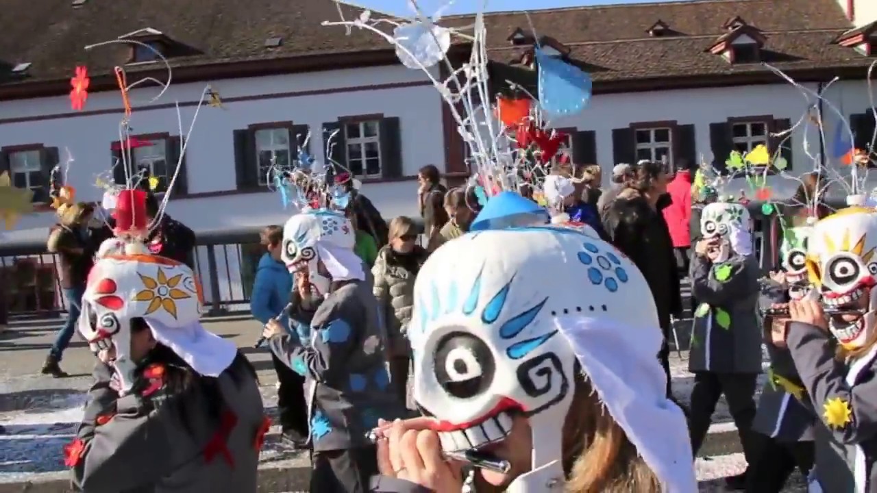 Basler Rolli Fasnacht 2015