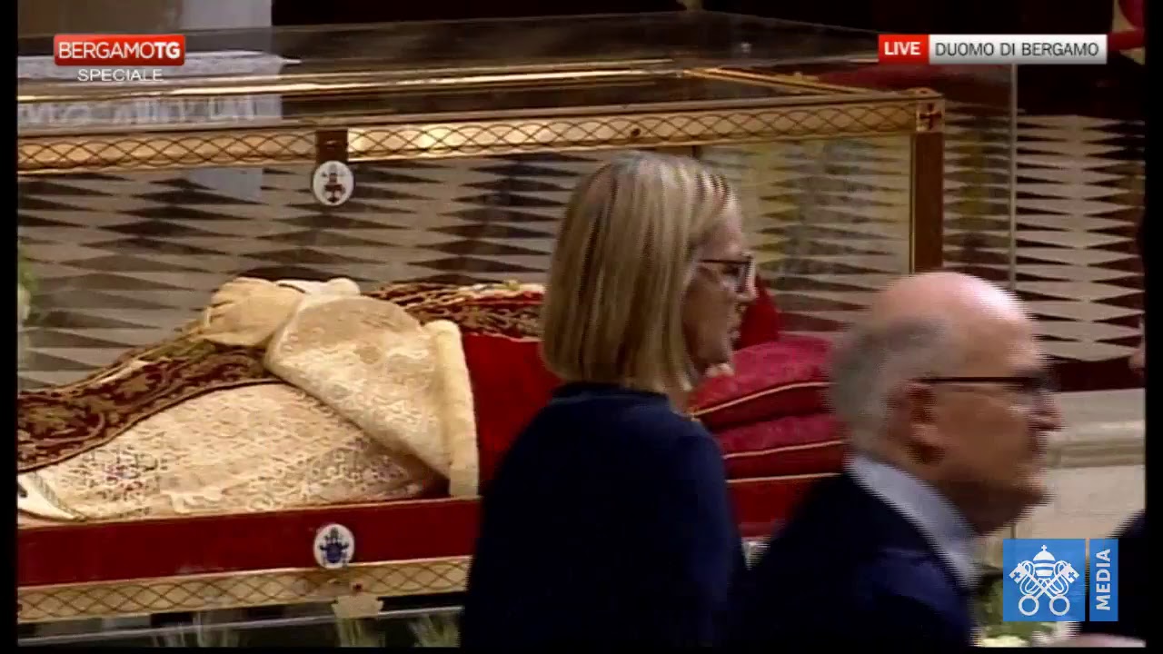 Papa Giovanni XXIII - arrivo della processione e accoglienza in Cattedrale