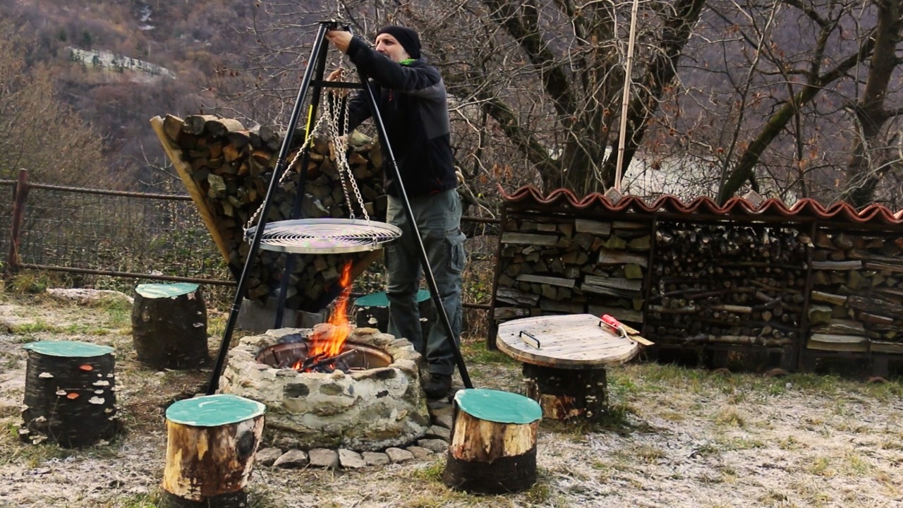 #101 Altro che banale BARBECUE! Passo alla griglia BASCULANTE con TREPPIEDE fai da te e cambia TUTTO