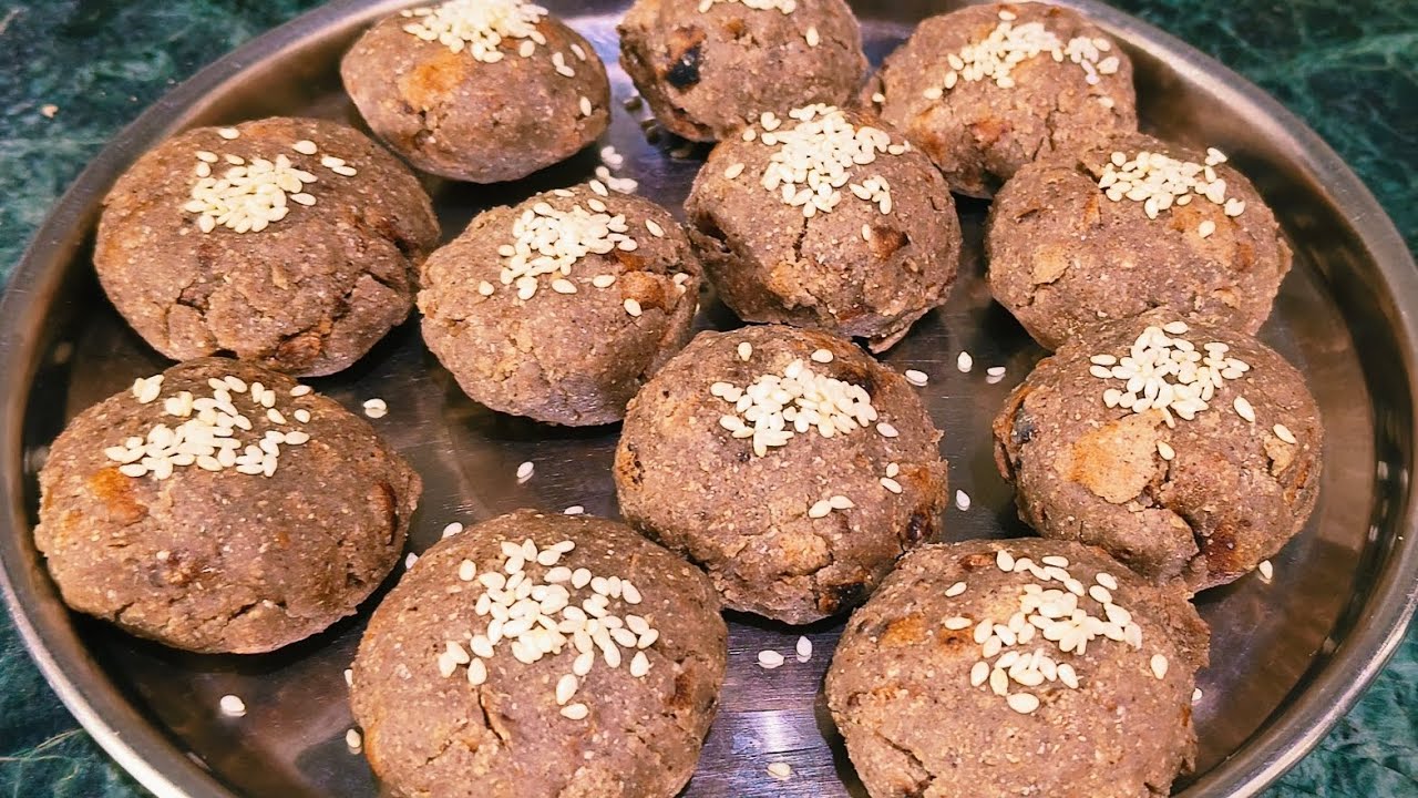मुँह में घुल जाने वाले दानेदार चूरमा लड्डू | Perfect Churma Ladoo Recipe