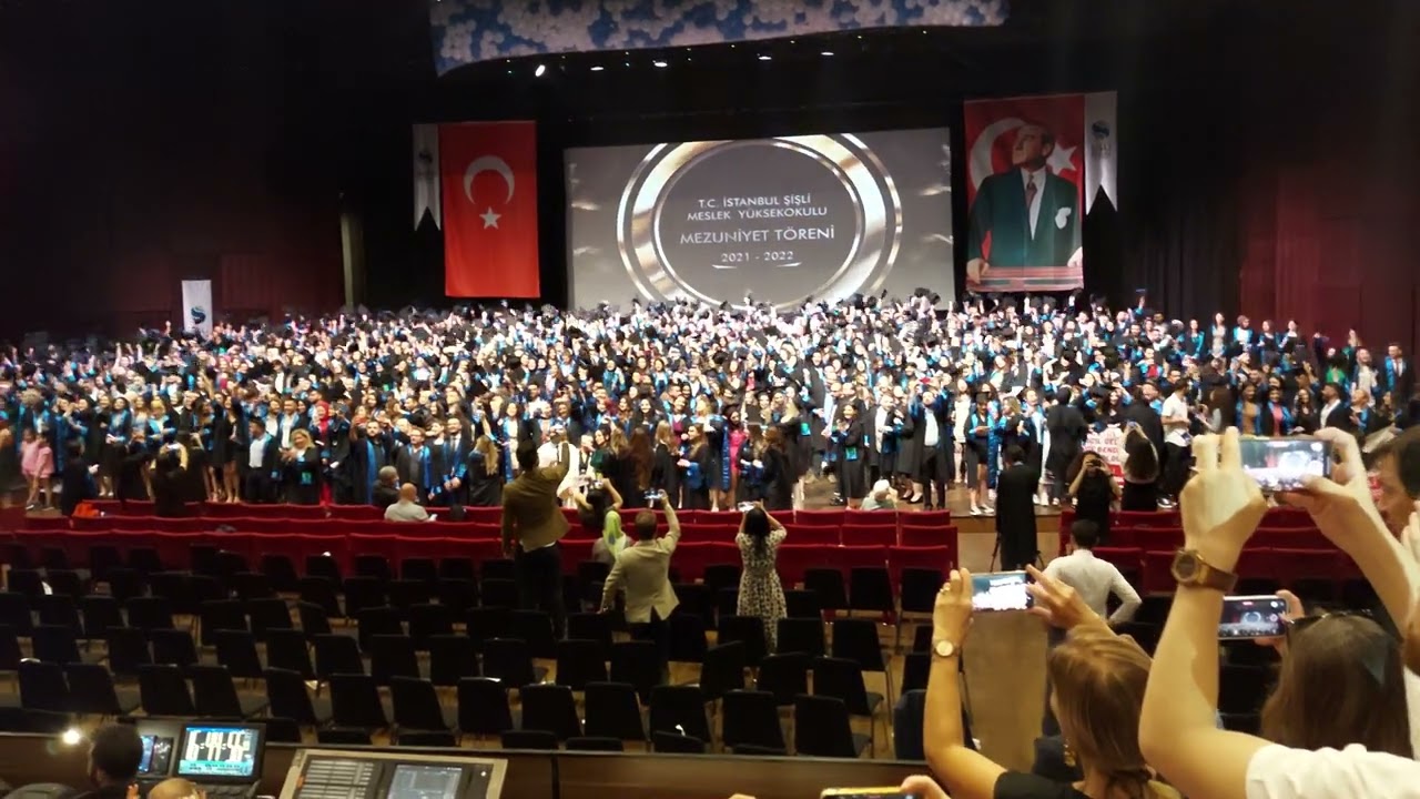 İstanbul Şişli Meslek yüksek okulu  2021 / 2022  MEZUNİYET TÖRENİ