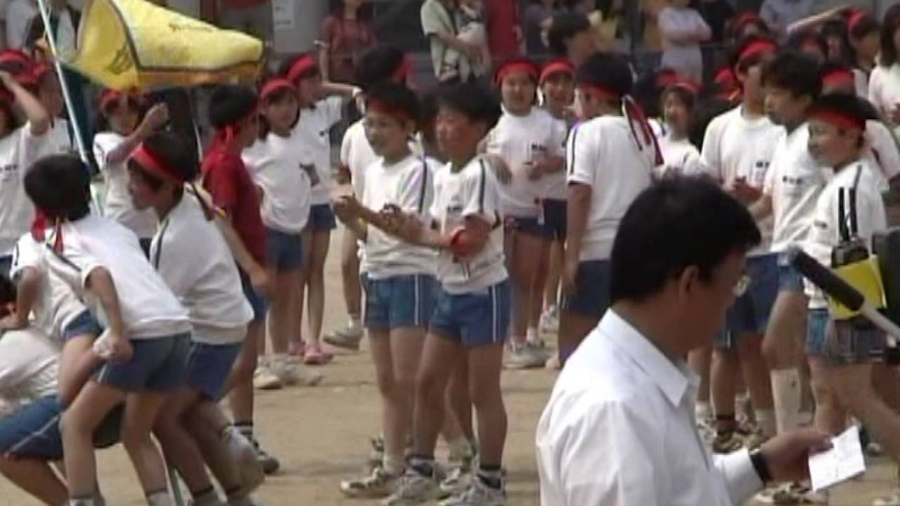 山形市立鈴川小学校大運動会。平成15年5月。