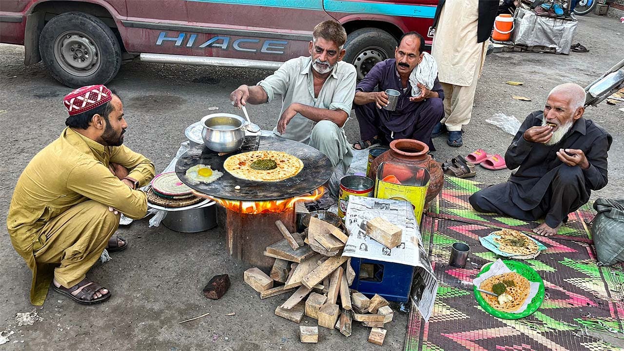 TOP 10 INSANE Pakistani Street Foods 2025 | Unseen Desi Flavors | Ultimate Roadside Food Compilation