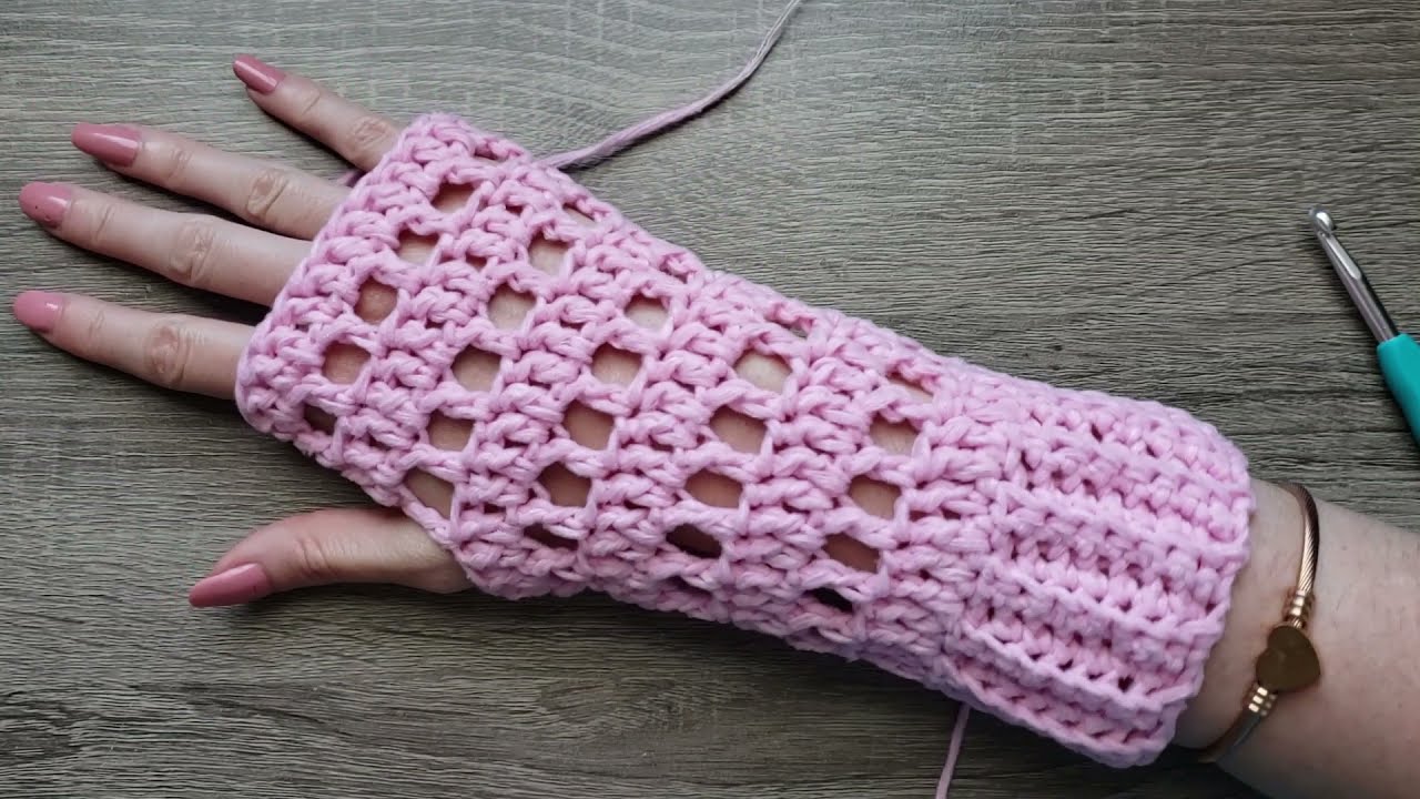 Madison Fingerless Gloves Crochet Tutorial - The Lavender Chair
