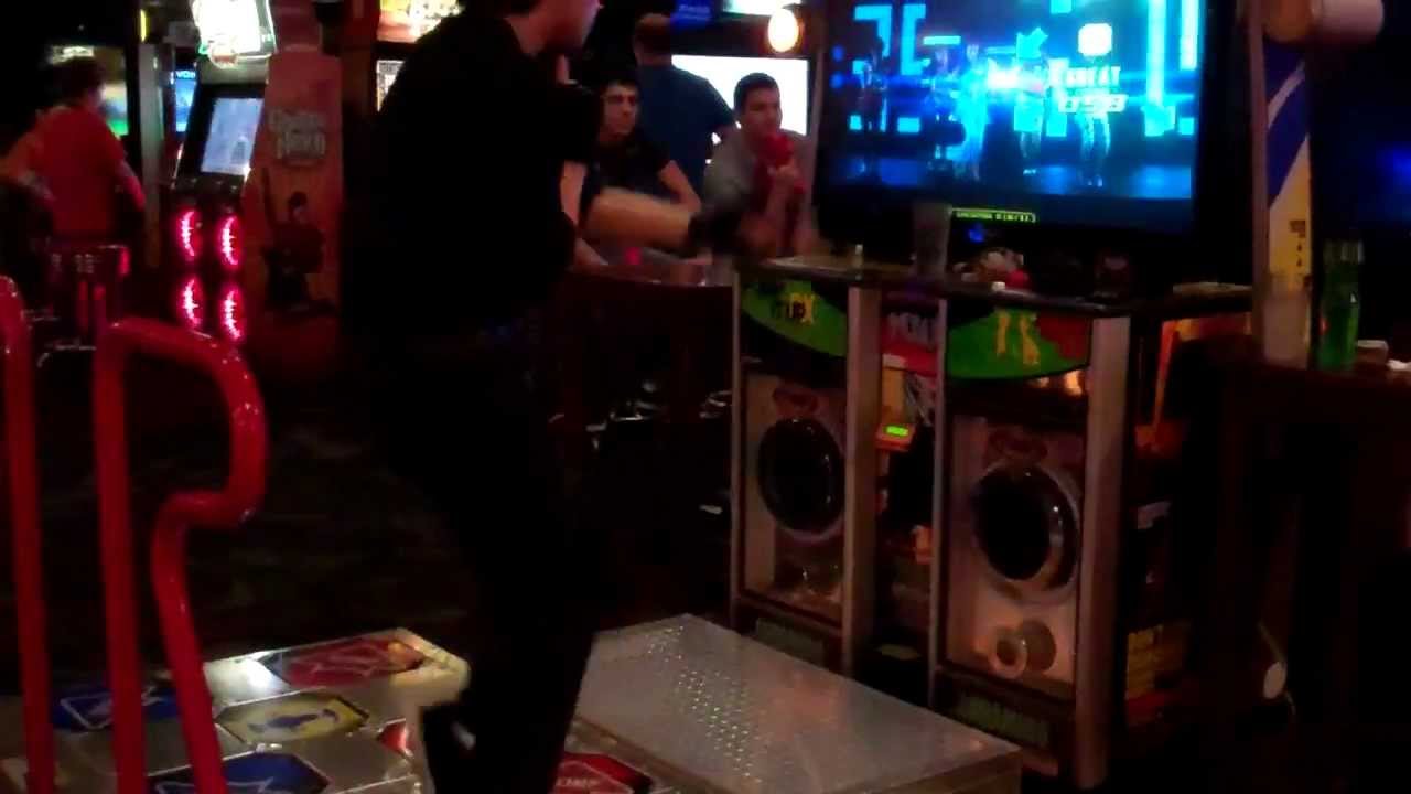 Pump It Up at Dave N Busters, 4Minute - Hot Issue Freestyle