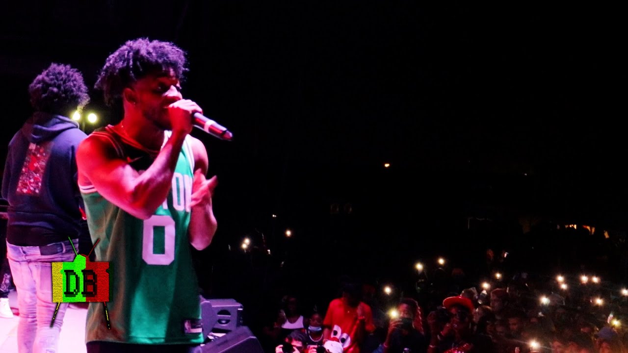 Mooski Performs 