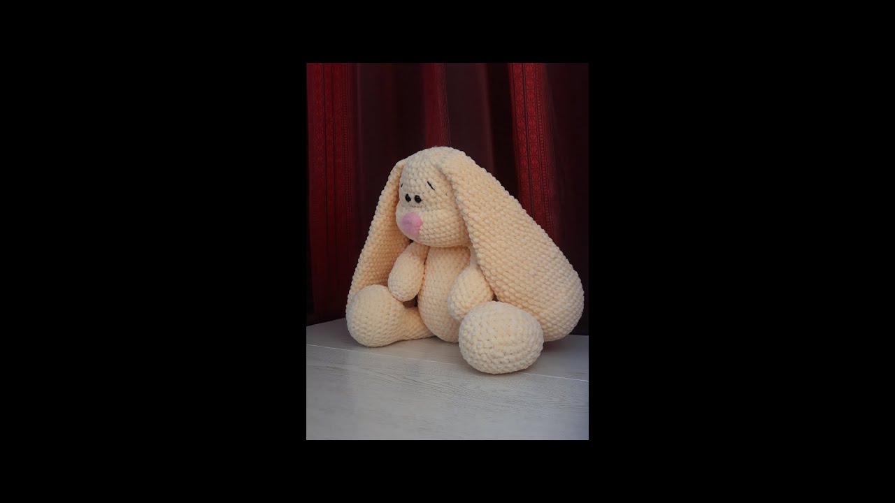 Классный зайчик, игрушка вязаный крючком заяц из Плюшевой пряжи ,М.К.