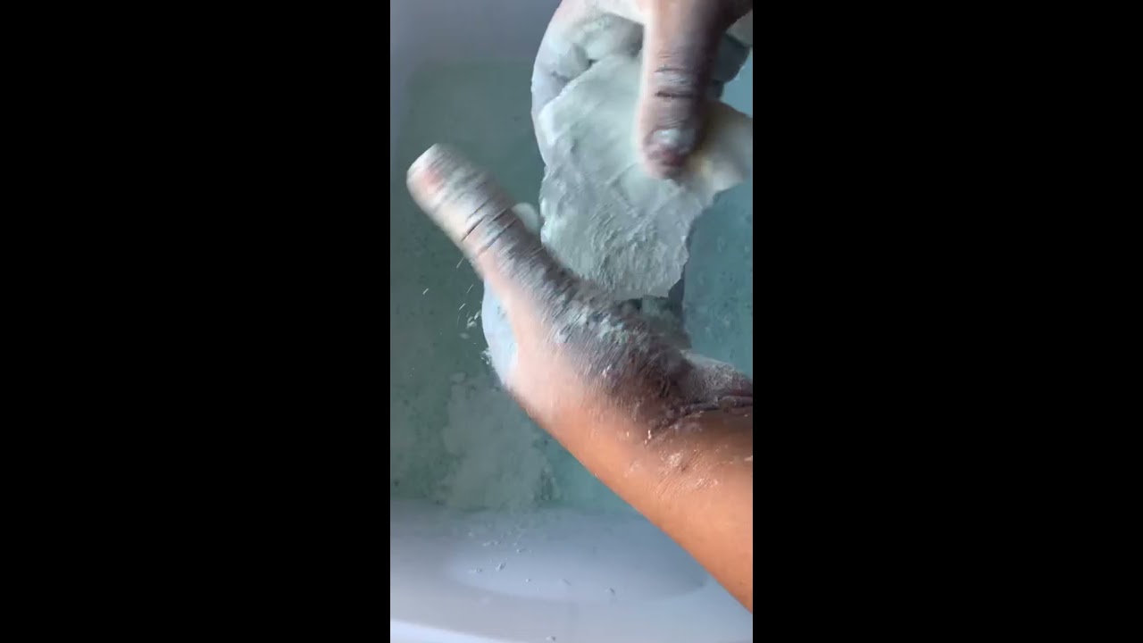 Relaxing, Powdery Comet Crumble in Water! 💦💦