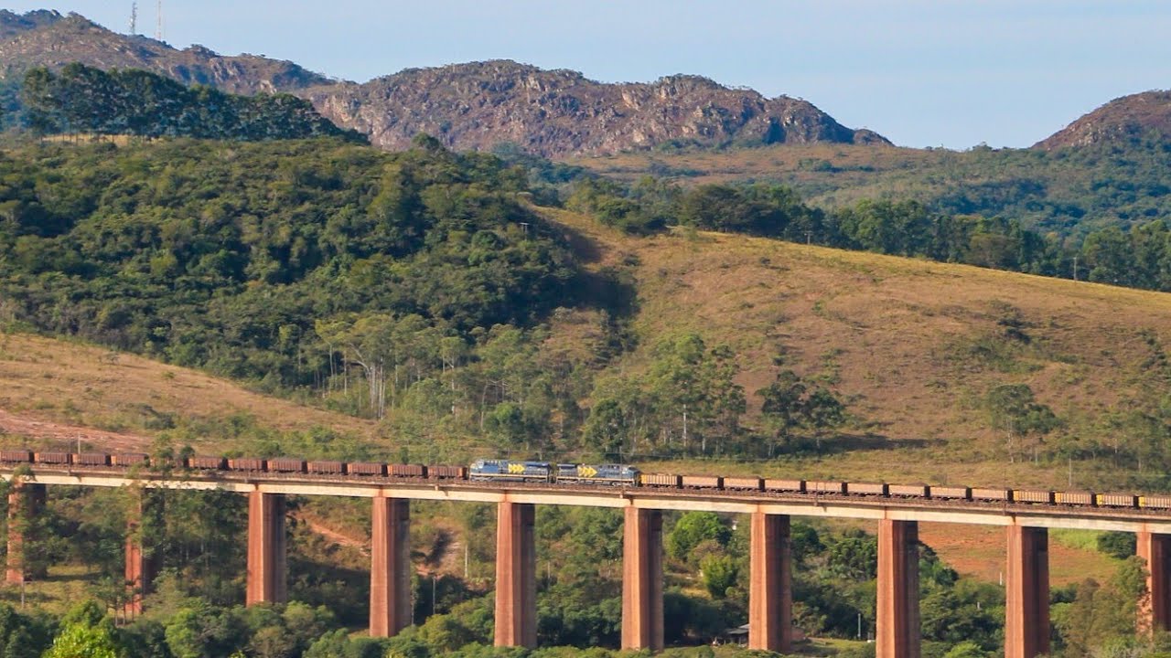 O mais pesado trem em operação no estado de Minas Gerais com 6 locomotivas e mais de 270 vagões