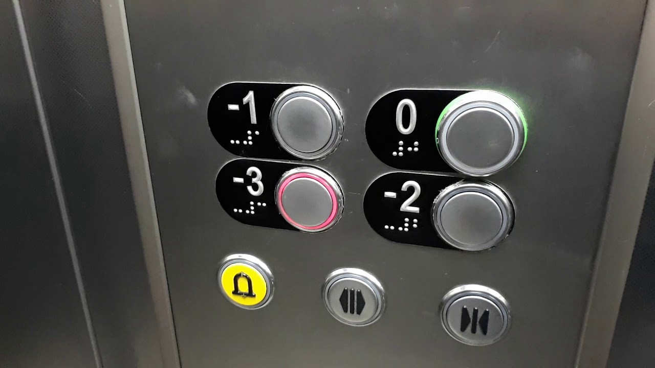 Asgi (orona) traction elevator @ Girona, Spain