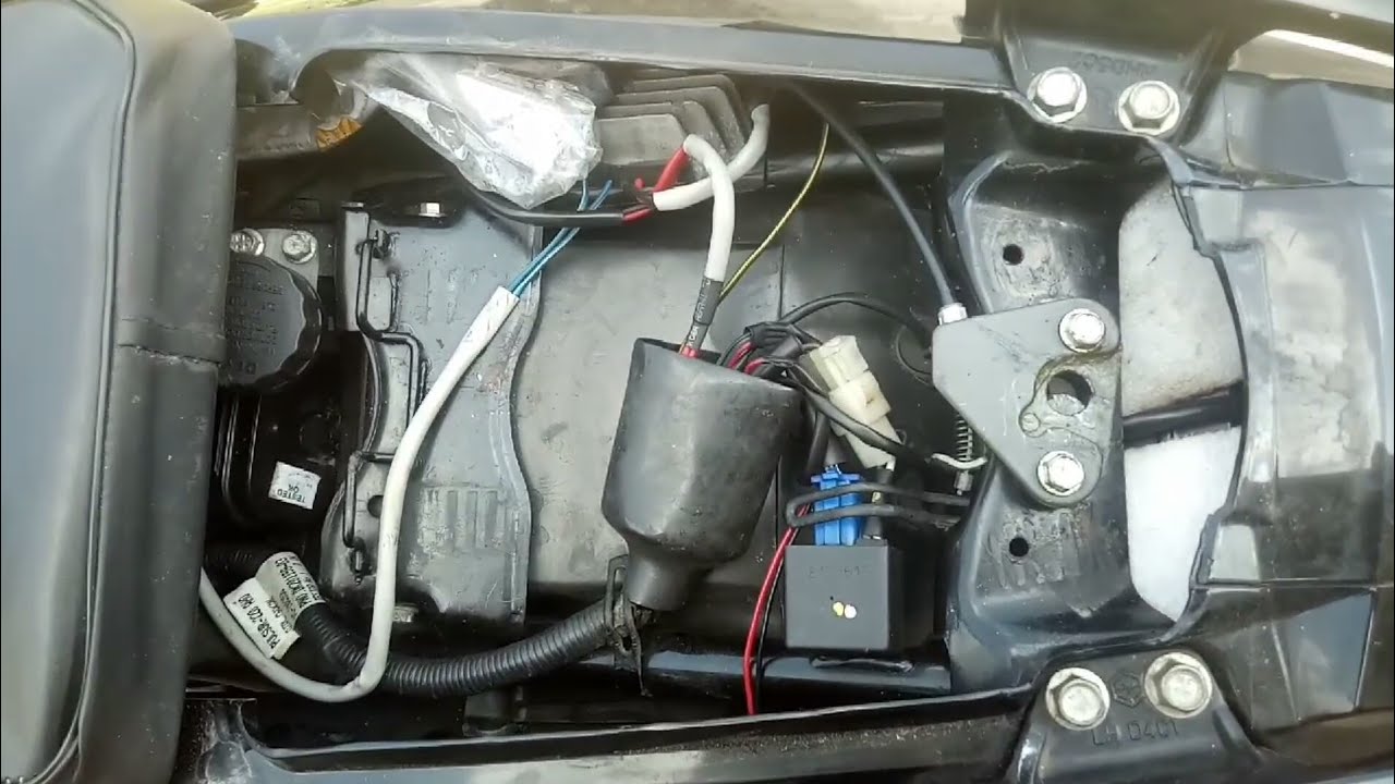 pulsar 220 power supply / Fuse box