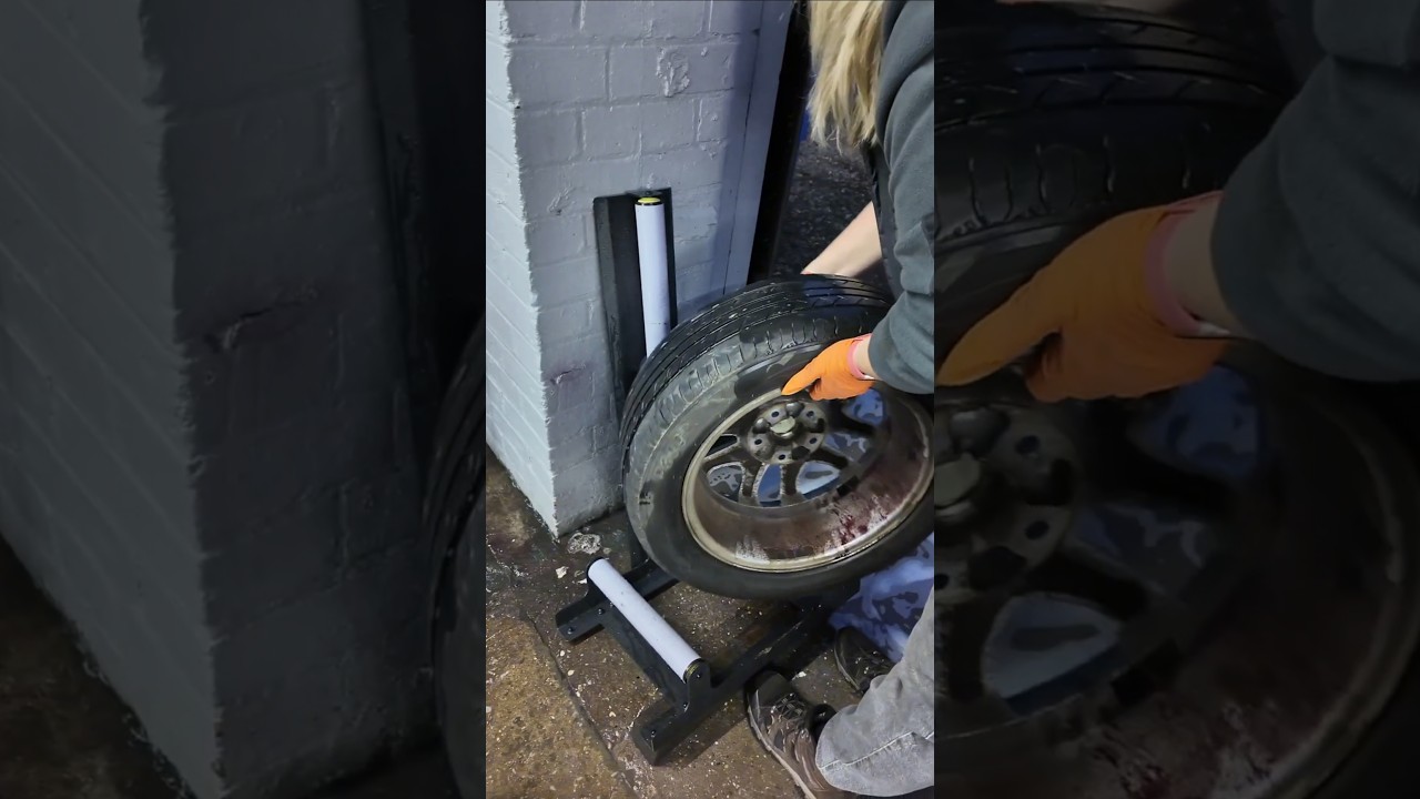 #cardetailing  #ceramiccoating #kingstonuponhull #carpolishing #cargirl #deepclean #alloywheels