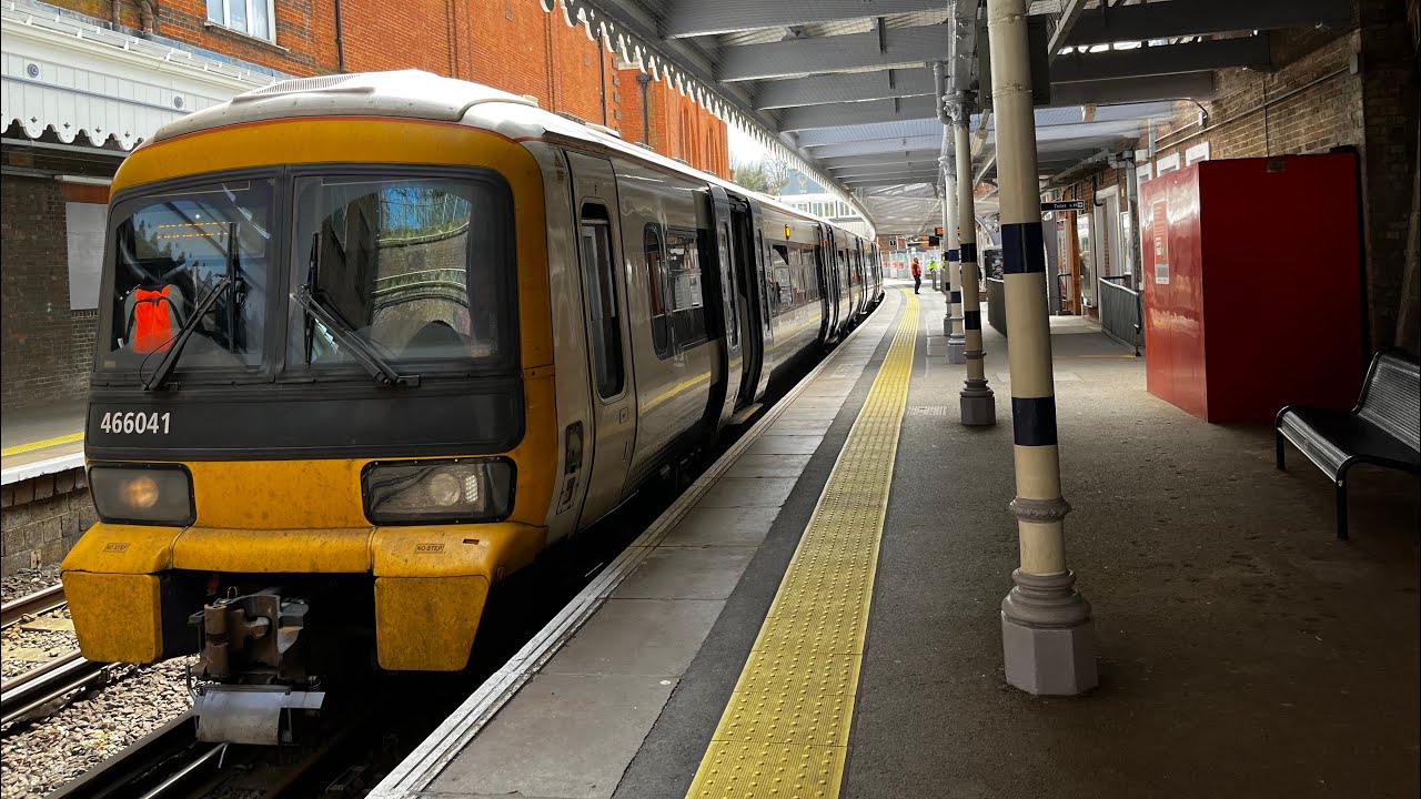 Class 466 South Eastern Departing