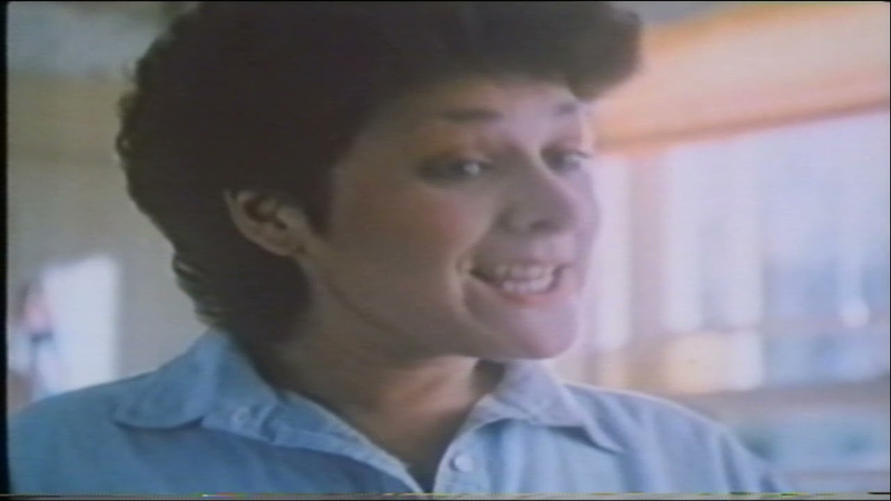 Oxo Family   Smart Daughter   'Meatballs to you dear'   Linda Bellingham 1984