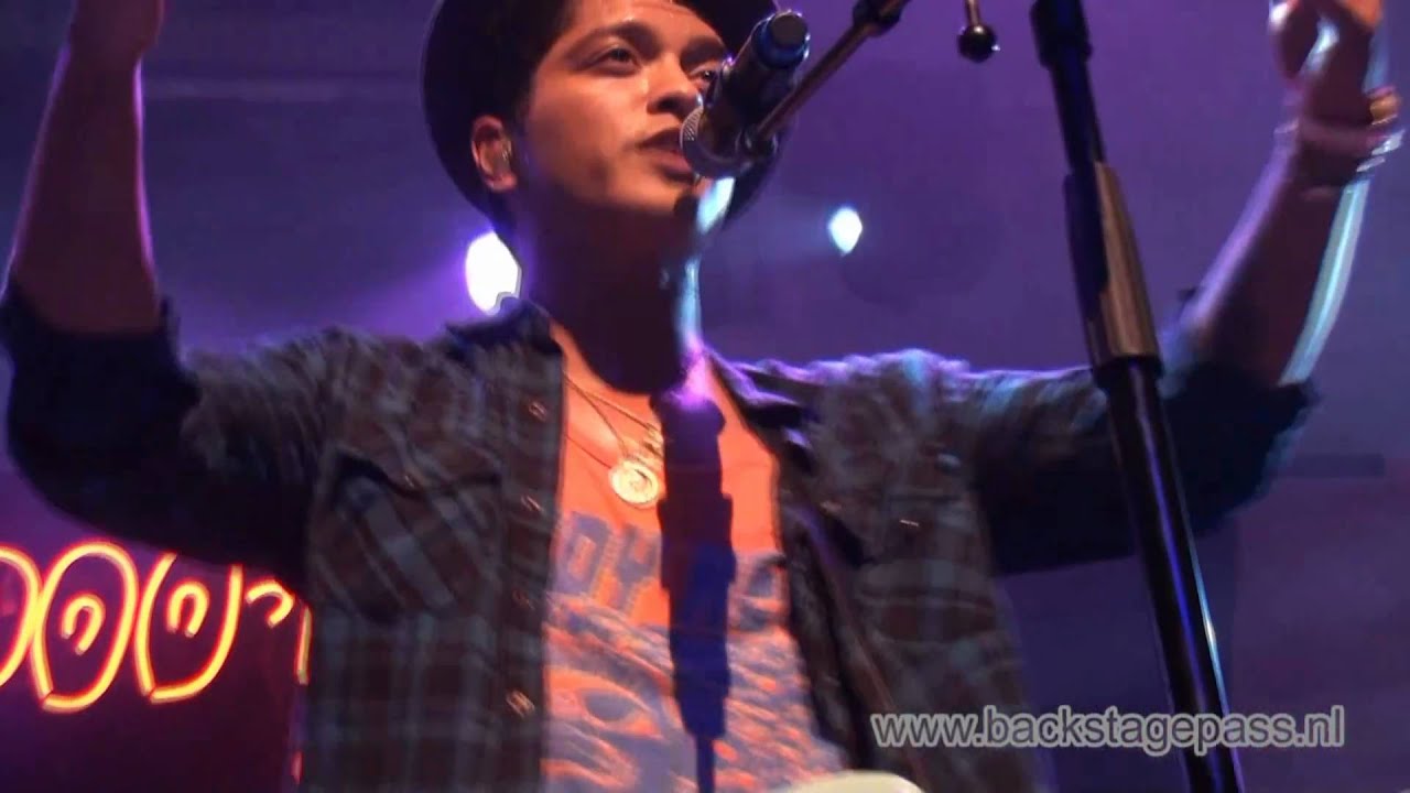 Backstage Pass NL - Episode 3: Bruno Mars live at Paradiso, Amsterdam NL (Part 1)