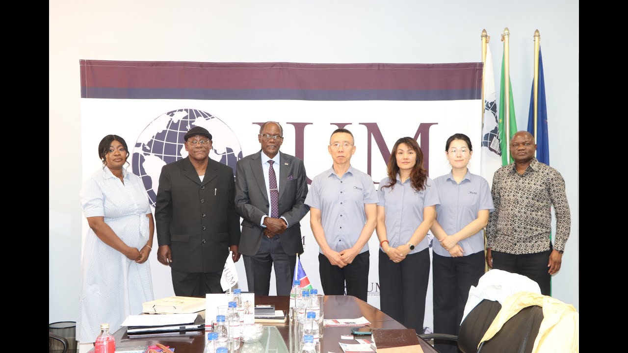 VISIT TO IUM BY THE DELEGATION FROM DENRENSIFANG (DRSF) TALENT GROUP & SIFANG TECHNICAL COLLEGE