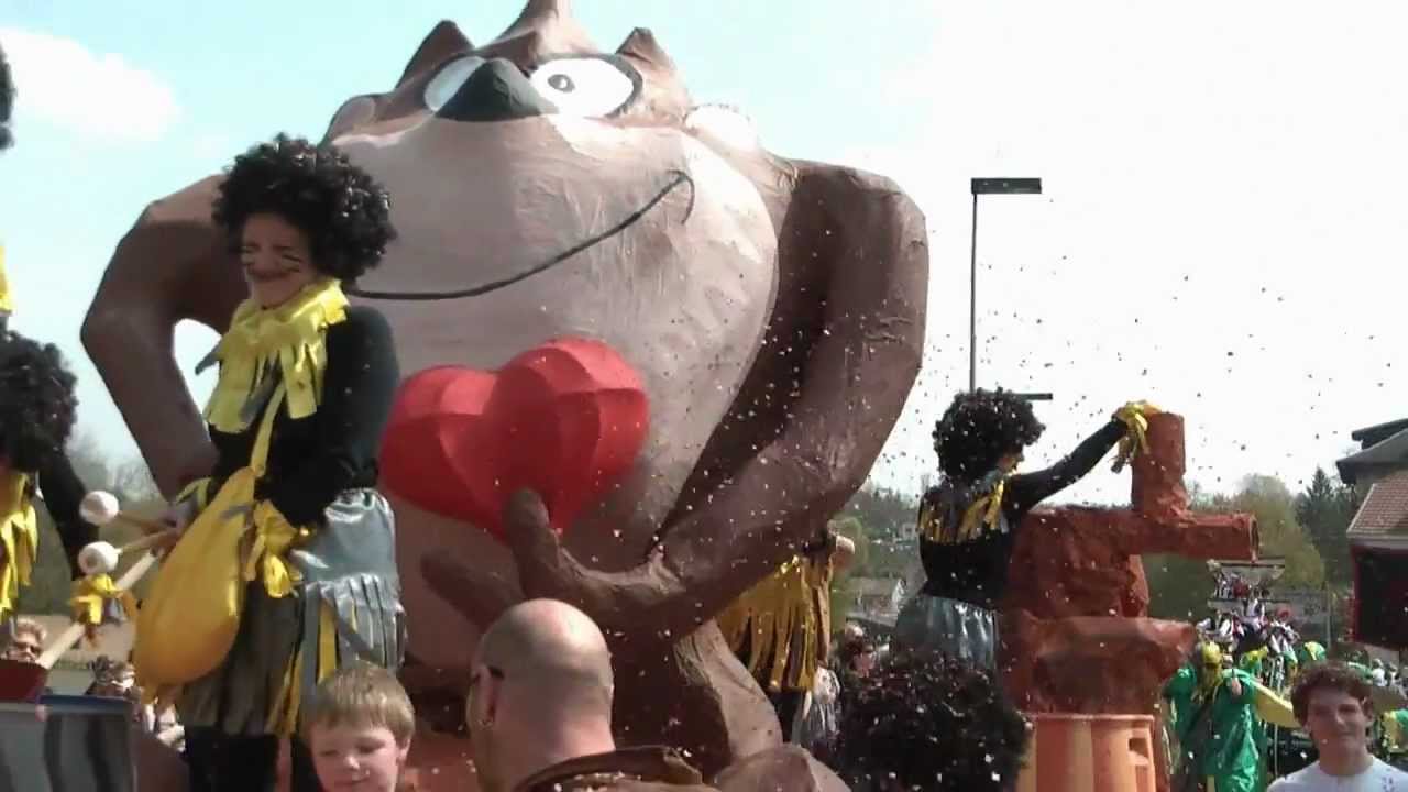 3ième partie de la parade du carnaval de MONTBELIARD 2010.wmv