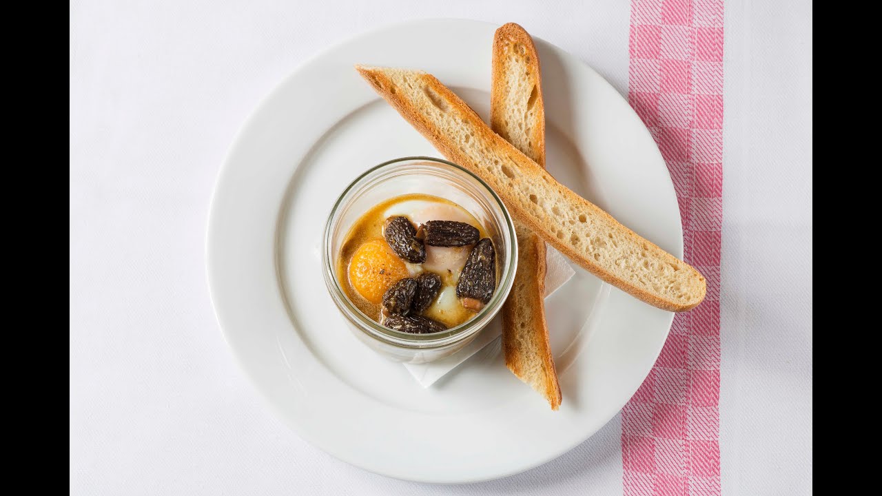 Oeufs cocotte aux morilles, ficelle toastée par Francis Fauvel