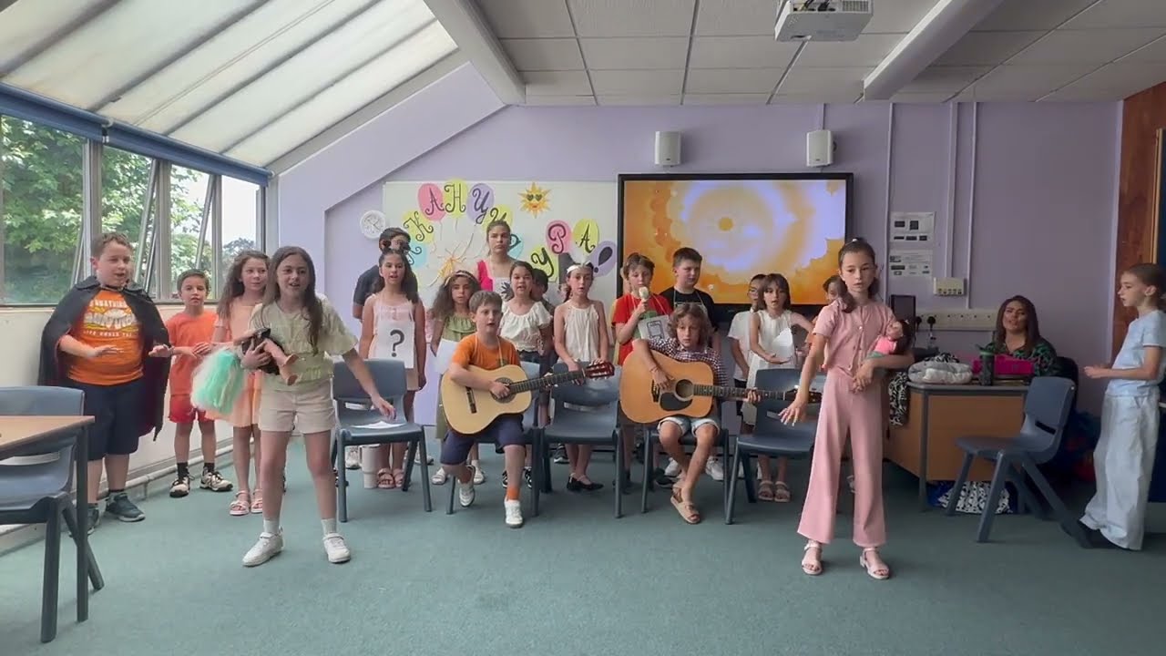 🎓🌟 Празничен финал на учебната година за 2В клас – още една стъпка напред! 🌟🎓