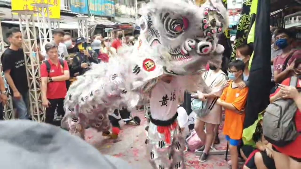 Lion Dance Performance at Oloiya Petaling Street for Chap Goh Mei 2023