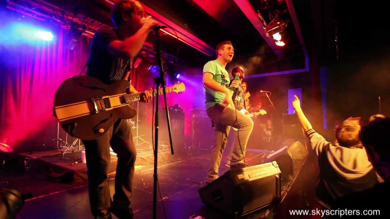 First Class Ticket - Can&acute;t bite my tongue no longer (Live)