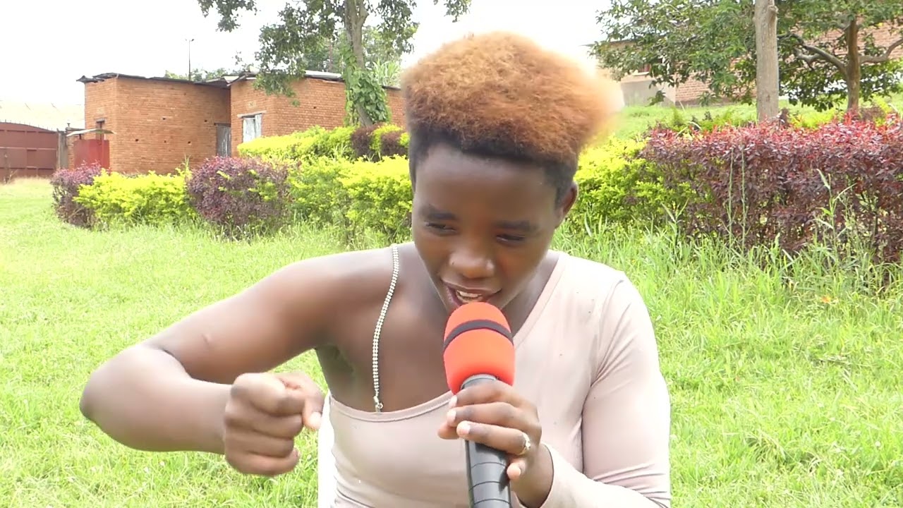 Miss Element atubwiye uburyo yaje avugako akunda element icyabimuteye