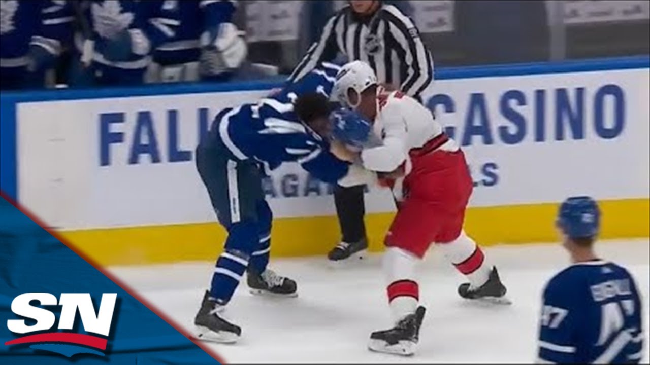 Wayne Simmonds & Brendan Smith Drop The Gloves For Spirited Tilt