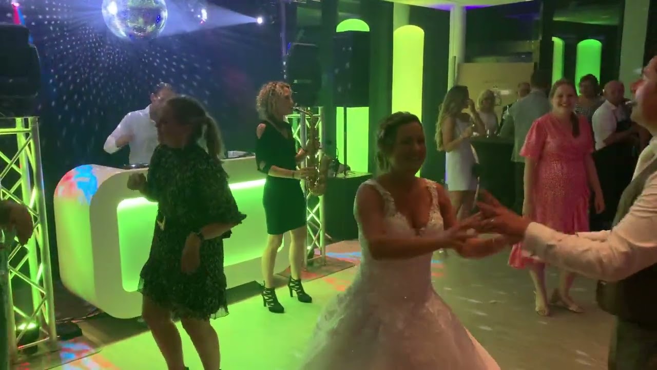 Montfox Entertainment, Bruiloft DJ Limburg