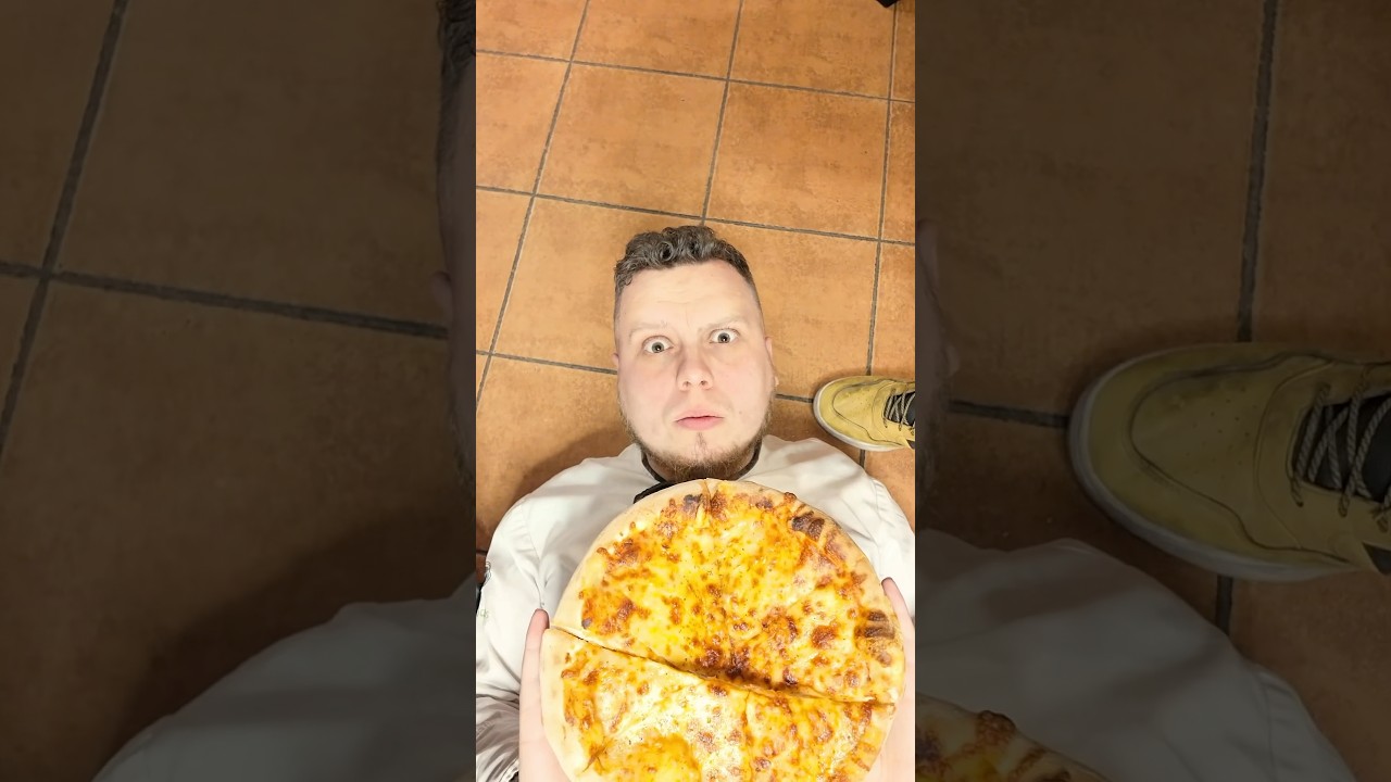 Jeden klient chce karton, drugi czeka na pizze 🍕, a emocje biorą g&oacute;rę 😅 #gastronomia #pizza