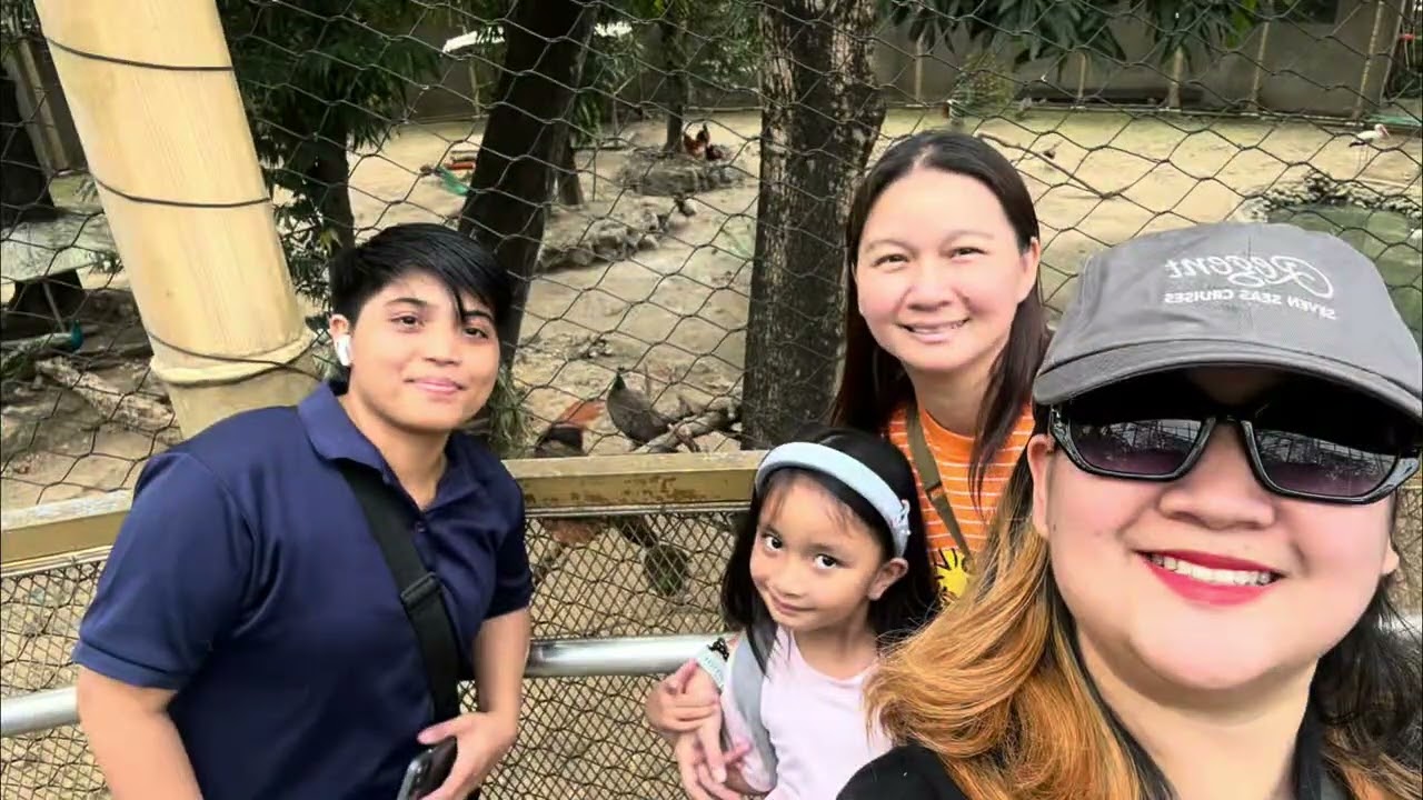 Goes to Manila Zoo 