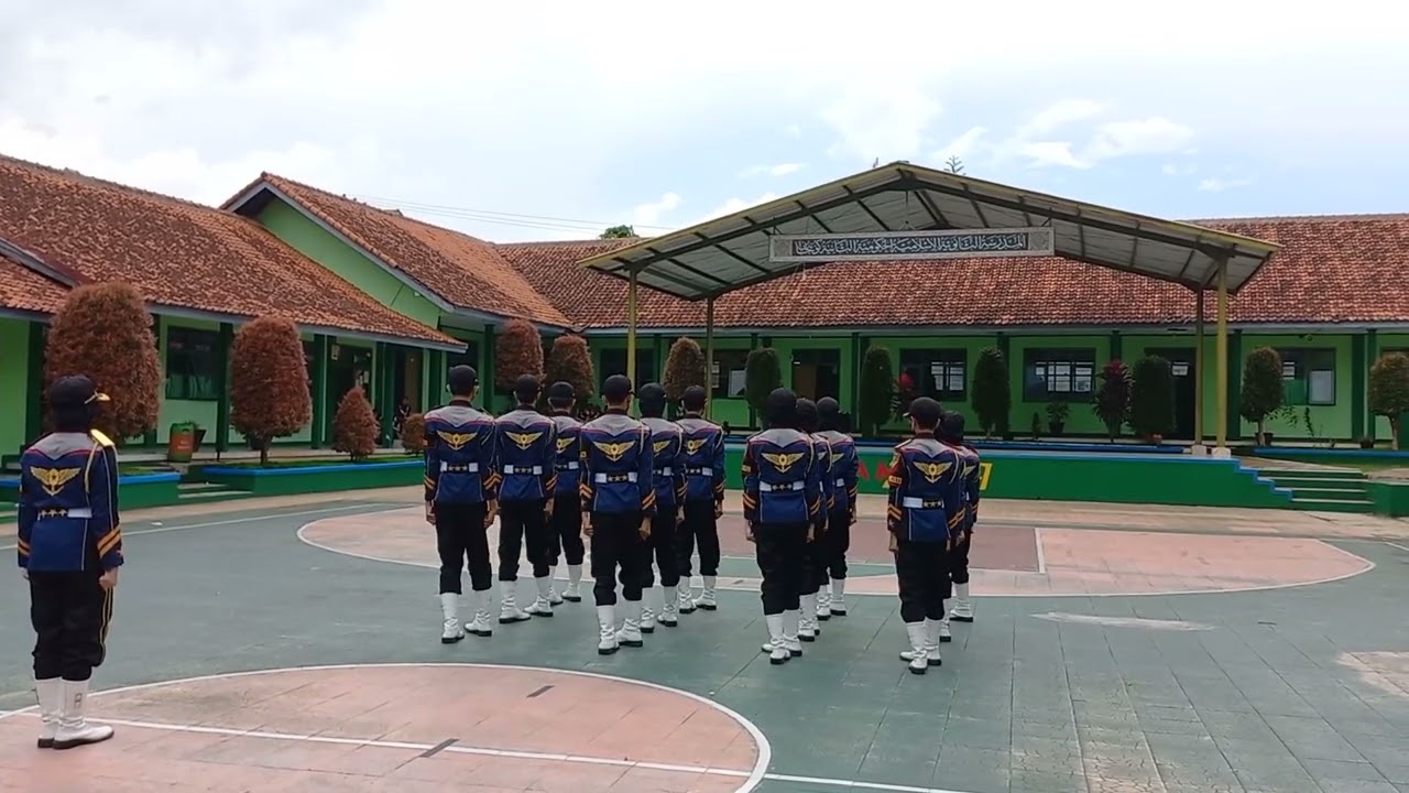VARIASI DAN FORMASI  II LKBB IJAK IJAK BOEMI II MAN 2 KUNINGAN