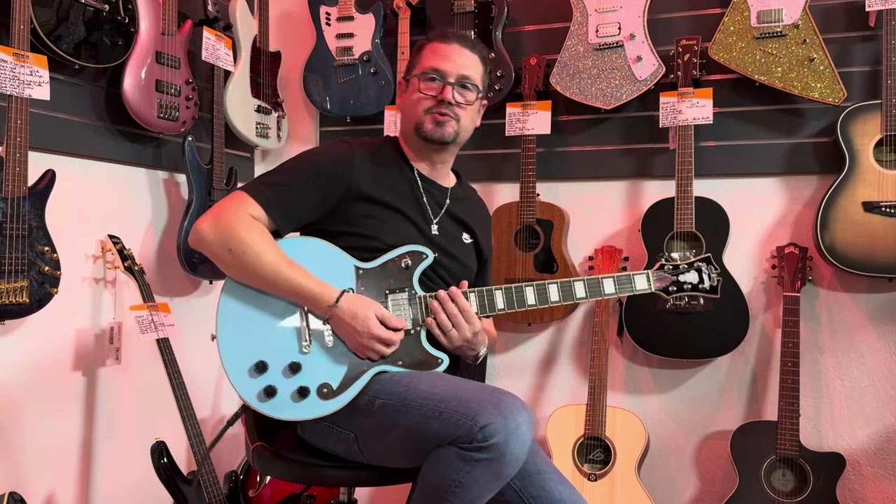 Démo de la D’ANGELICO premier BRIGHTON Sky Blue