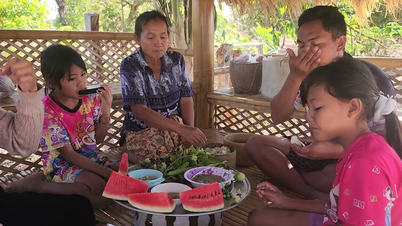 เมนูป่นปลาค้อใหญ่​กินกับผัก​แซ่บๆ​ขอบคุณทุกกำลังใจ​