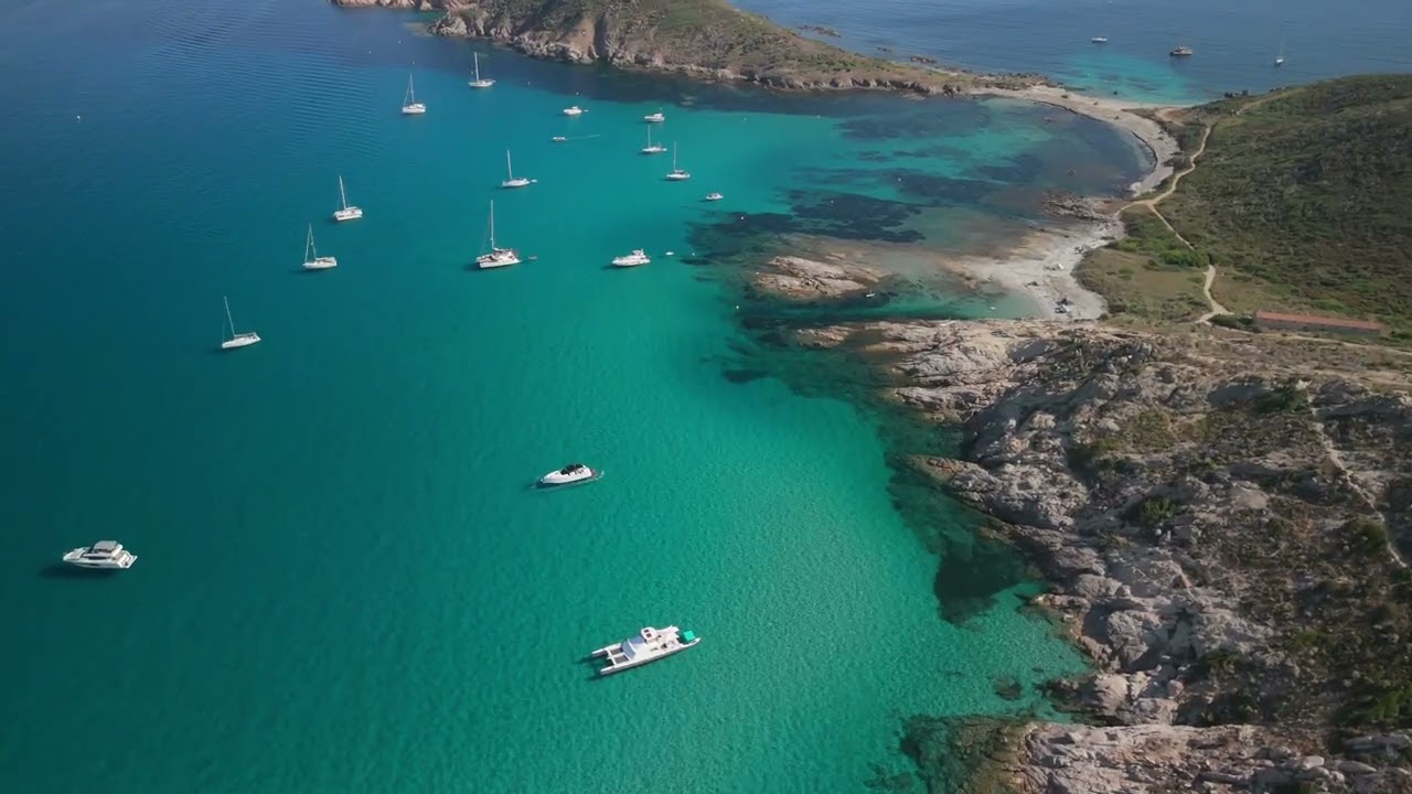 A flight from Plage de l'Escalet to Cape Taillat