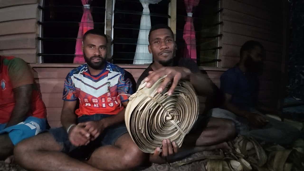 A Day in The Village (Trolling & Preparing Dry Pandanus Leaves For Fijian Mats)🇫🇯
