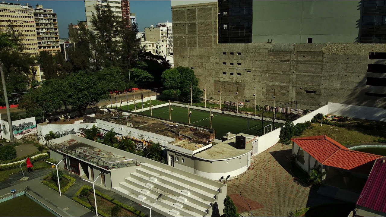 Desportivo de Maputo. Um gigante adormecido e semi abandonado. Vista aerea da sede.