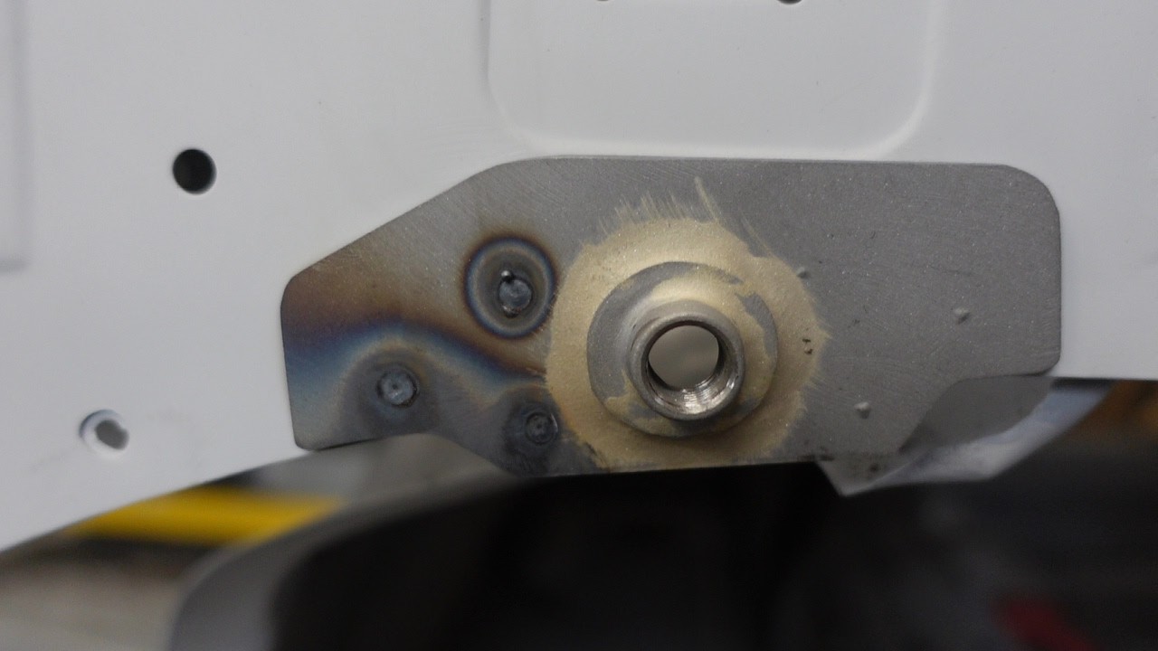 MERCEDES 67/100  Łączenie blachy 0.8 z 2.5 + szczelina między nimi.