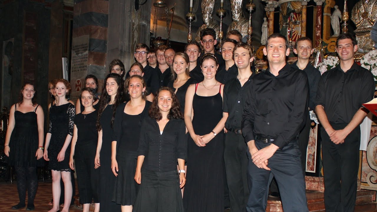 Eric Whitacre: Lux aurumque | The Choir of Somerville College, Oxford