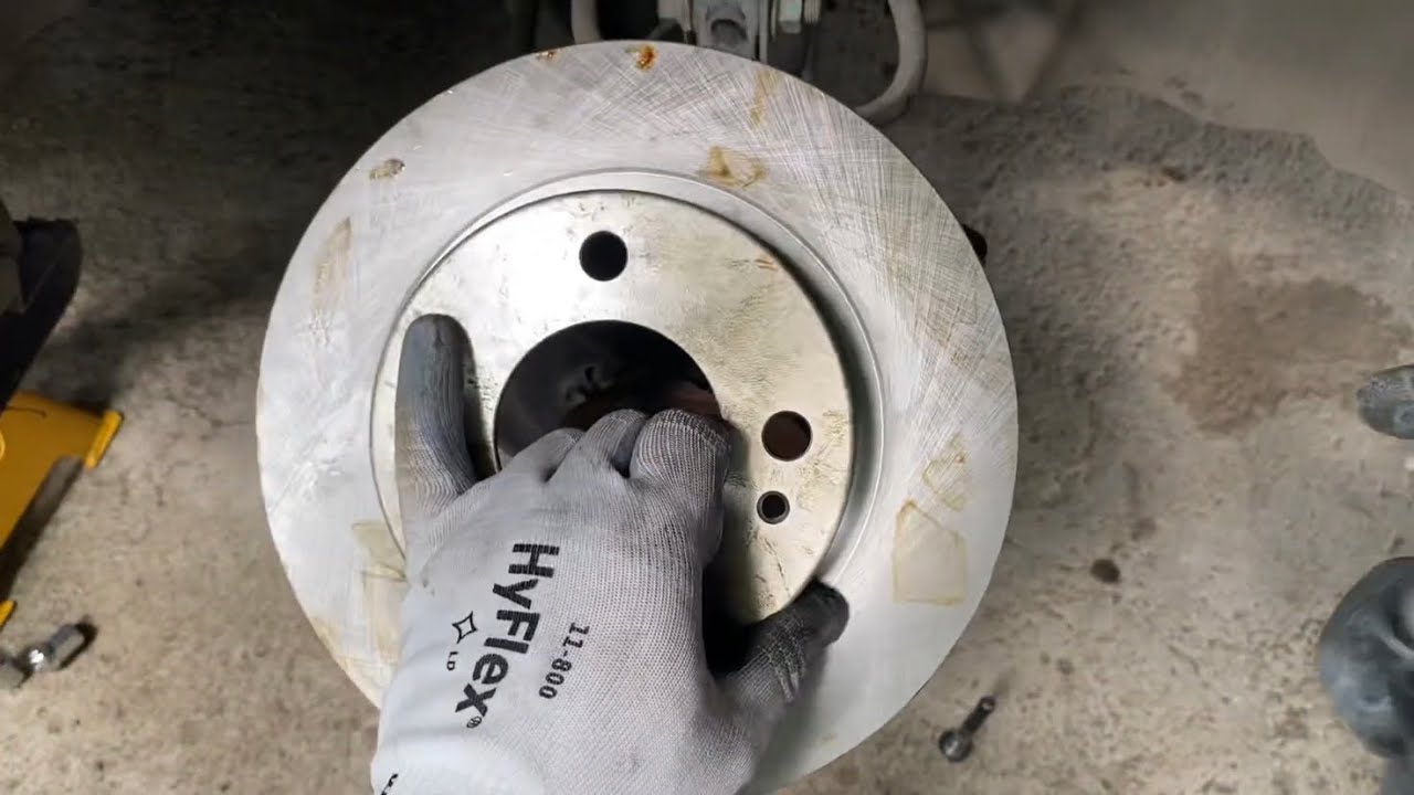 Mitsubishi Mirage Rotor Disk & Front Brakepad Replacement