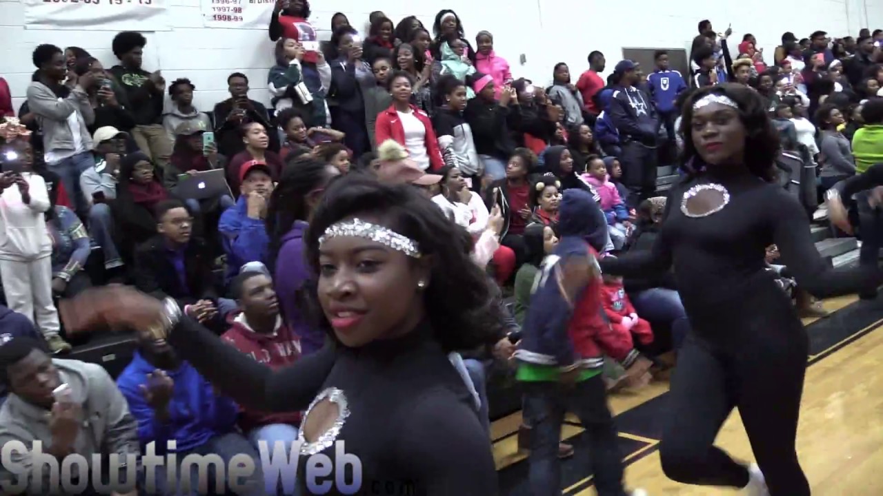Bands Marching In - 2016 Donaldsonville High BOTB