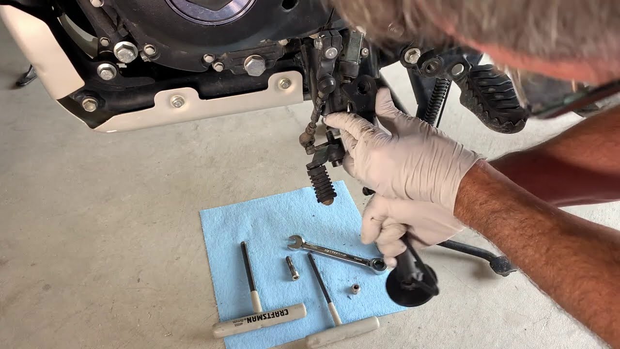 Installing the Royal Enfield Himalayan HimmaShortStand short side stand replacement