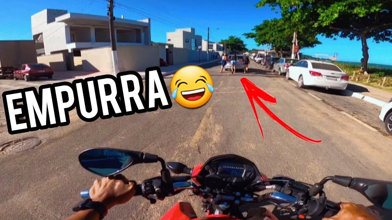 Tropa empurrando o carro no meio do fluxo🤣 