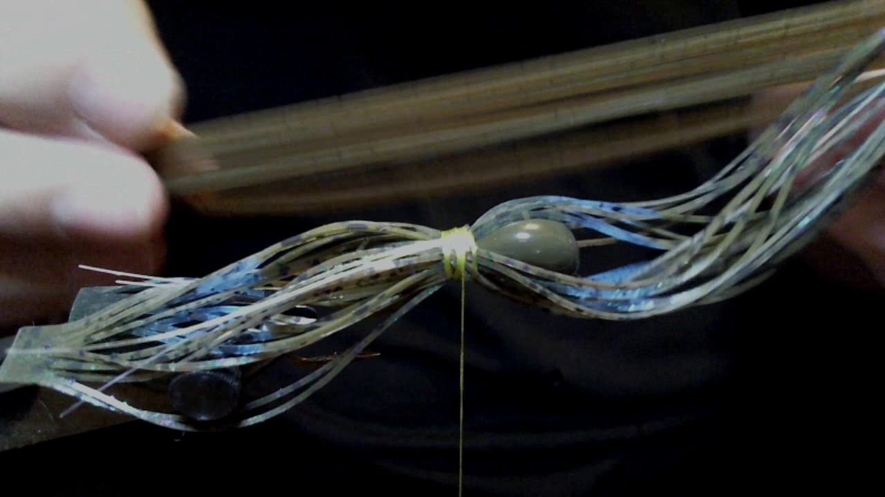 Tying a Finesse Flipping Jig using multiple colors and flash