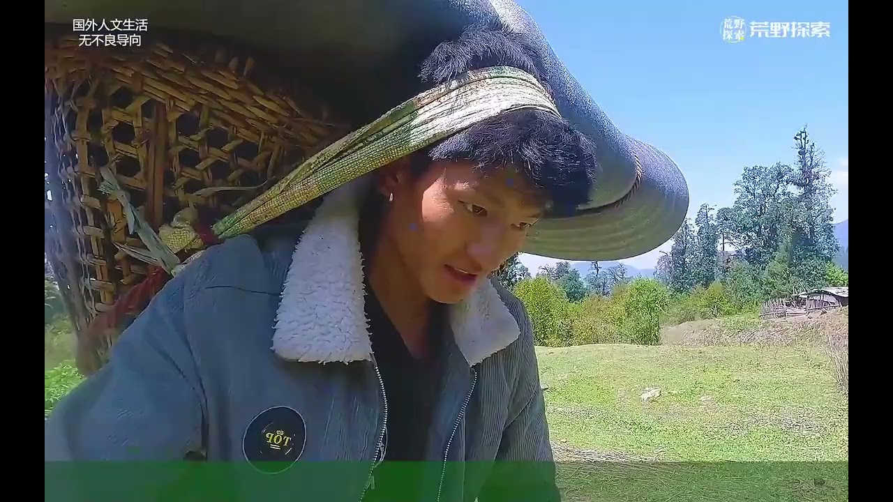 吉娜可真是个女汉子，怀孕还能爬高上低，老公乔森独自在山上放羊！ #尼泊尔乡村生活  #尼泊尔吉娜翠花  #农村生活